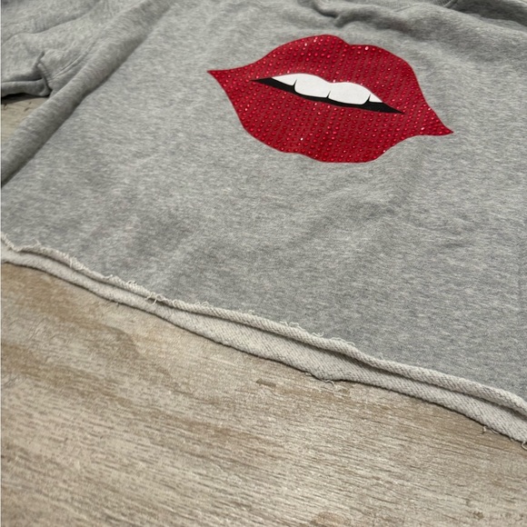 Cropped Rhinestone Lip Sweatshirt - Picture 4 of 5